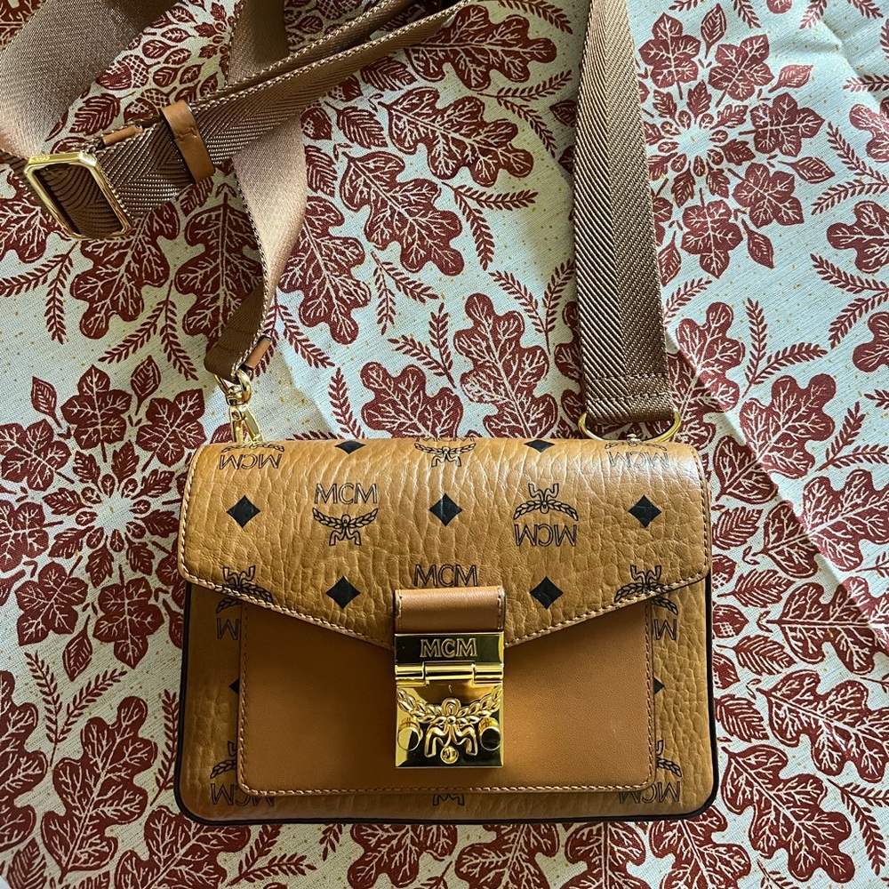 MCM Womens Cross Body handbag